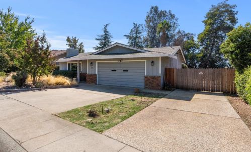 12230 Dyer Ct, Auburn, CA 95603-2822