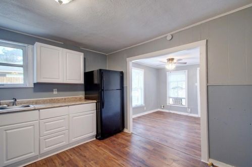 3203 17th St, Austin TX  78721-1009 exterior