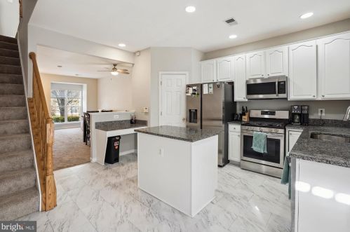 2419 Dew Meadow Ct, Herndon VA  20171-3079 exterior