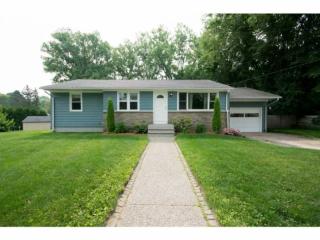 2 Holiday Ct, Lincoln, RI 02865-2210
