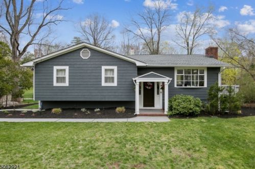 115 Division Ave, Millington, NJ 07946-1318