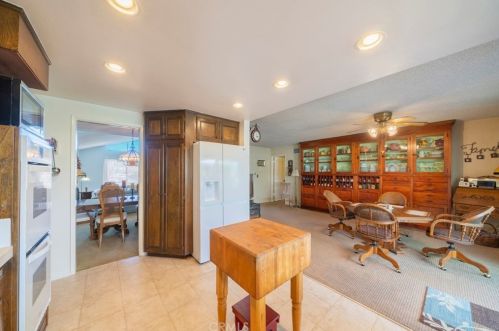 1640 Carnelian St, Anaheim CA  92802-2416 exterior