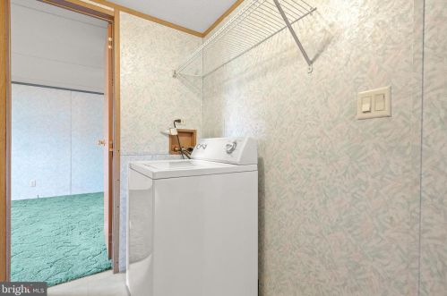 207 Sunningdale Ct, Lancaster PA  17603-2185 exterior