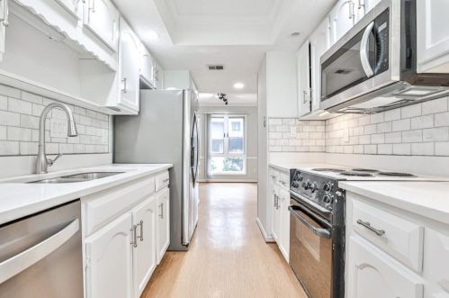 3215 Clairmont Rd, Atlanta, GA 30329-1017