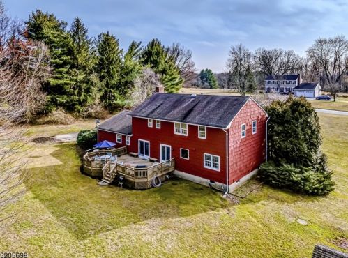 41 Winding Way, Flemington, NJ 08822-7039