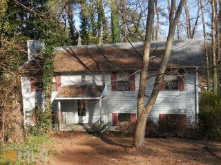 2527 Carolyn Dr, Smyrna GA  30080-2551 exterior