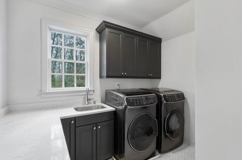 1116 Moores Mill Rd, Atlanta GA  30327-1634 exterior