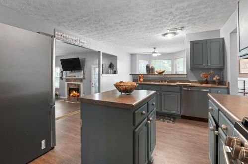 548 Harvick Cir, Stockbridge GA  30281-4451 exterior
