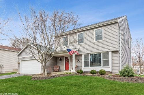 194 Briarheath Ln, Naperville, IL 60565-2224