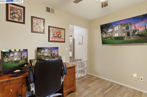 2401 Eilers Ln, Lodi, CA 95242-9105