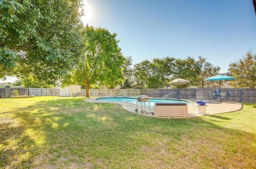 7133 Summerset Dr, Fort Worth TX  76126-4534 exterior