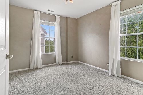 1050 Talcott Ave, Lemont IL  60439-2750 exterior