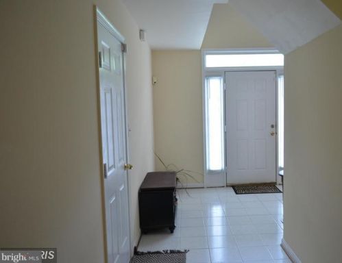 6360 Demme Pl, Springfield VA  22150-1172 exterior