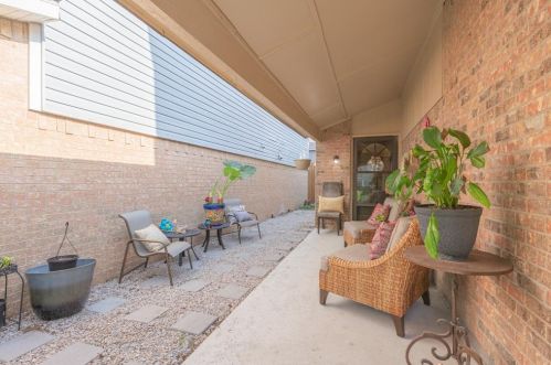 2820 Ursa Cir, Garland, TX 75044-6246