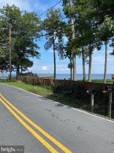 4718 Idlewilde Rd, Shady Side MD 20764-9766 exterior