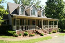 104 Oak St, Decherd, TN 37324-3400