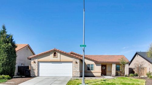 21551 Eli Ave, Dos Palos, CA 93620-2677