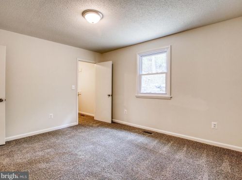 2324 Chestnut Hill Rd, Harpers Ferry WV  25425-5140 exterior