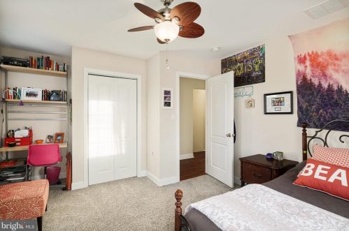 834 Edge Park Dr, Tavistock NJ 08033-1022 exterior