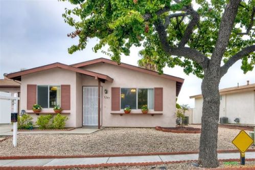 3297 Calle Osuna, Oceanside, CA 92056-3913