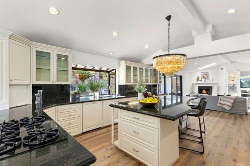 230 Country Hill Rd, Anaheim CA  92808-1352 exterior