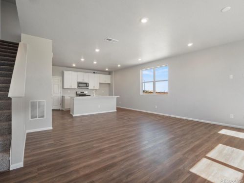 6370 Lisbon St, Denver, CO 80019-8529
