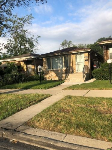 9754 Lowe Ave, Chicago, IL 60628-1013