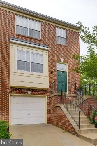 201 Golden Larch Ter, Leesburg, VA 20176-4032