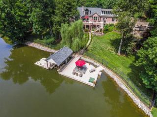 102 River Pl, Mcghee Tyson Ang Base, TN 37777-5149