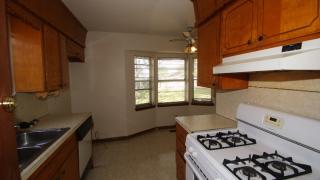 12111 31st Pl, Tulsa OK  74146-2201 exterior