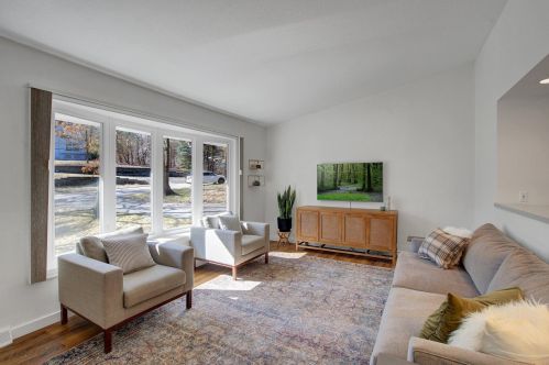 302 Cimarron Rd, Saint Paul MN  55124-9751 exterior