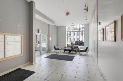 521 2nd St, Minneapolis MN  55414-2104 exterior