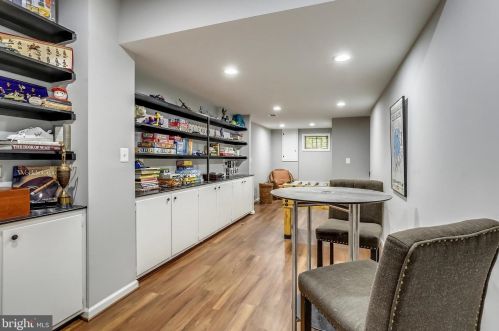 9527 Clement Rd, Silver Spring MD 20910-1643 exterior