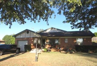 27 Shannon Dr, Chickasha, OK 73018-6738