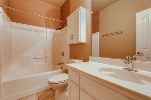 5841 Pearl Oyster Ln, Fort Worth TX  76179-7563 exterior