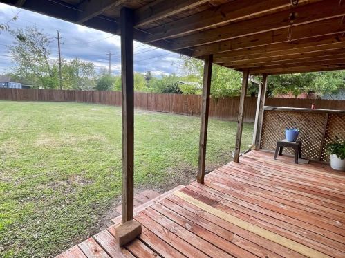 2700 Allen Rdg Dr, Bryan TX  77802-1769 exterior