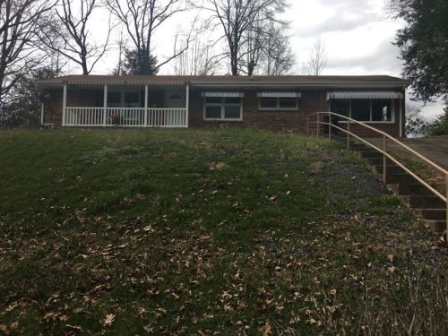 114 Northmont Ct, Danville, VA 24540-2316