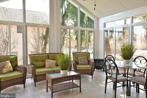 87 Leavitt Ln, Princeton NJ  08540-3921 exterior