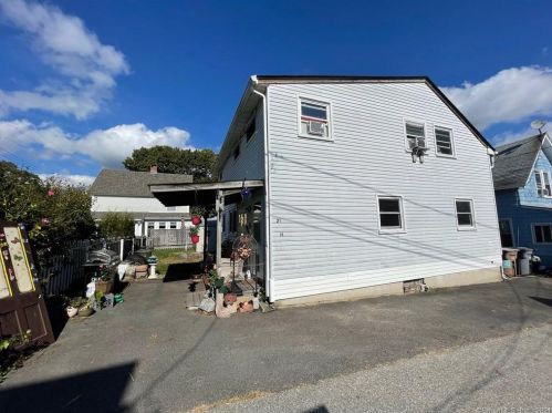 19 Pine St, Niantic, CT