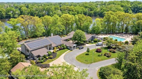 39 Lexington Ct, Tinton Falls NJ 07701-5472 exterior