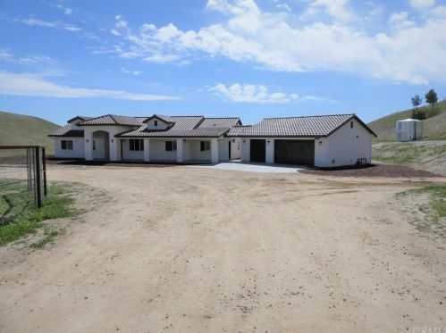 3840 Gruenhagen Flt, Lake Nacimiento, CA 93446-7184