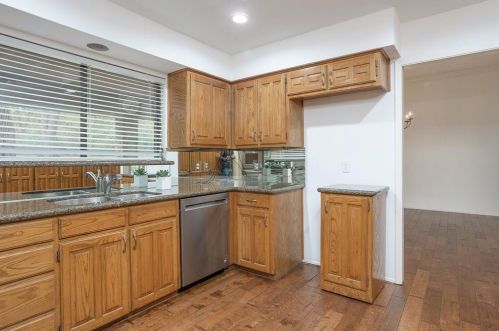 4920 Riv Bnd Dr, Fort Worth TX  76109 exterior