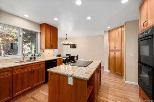 6068 Clinton Ct, Englewood CO 80111-5217 exterior