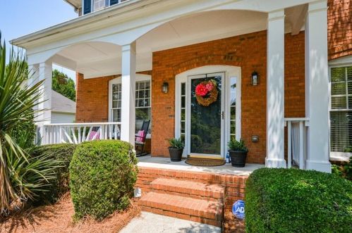 1810 Mountain Lake Dr, Kennesaw, GA 30152-7720