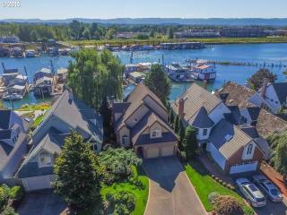 316 Lotus Isle Dr, Portland, OR 97217-8071
