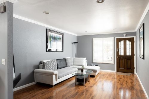 7977 Valdosta Ave, San Diego, CA 92126-2110