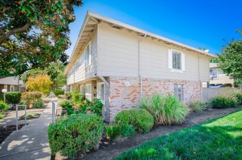 393 Temple Dr, Milpitas CA 95035-4759 exterior