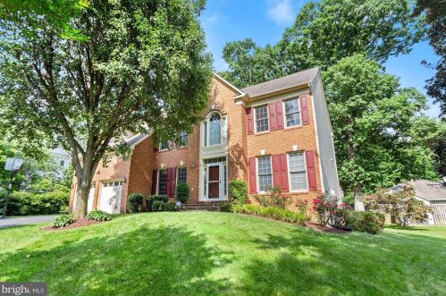 8234 The Midway, Annandale, VA 22003-3715