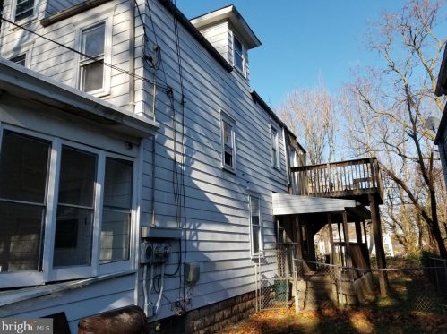 214 Berg Ave, Trenton, NJ 08610-4906