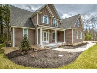 32 Wildwood Dr, Brookline, NH 03033-2145